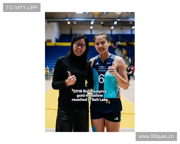 看到郎平拎菜篮的照片我笑抽了——赛场女王下班像隔壁大妈